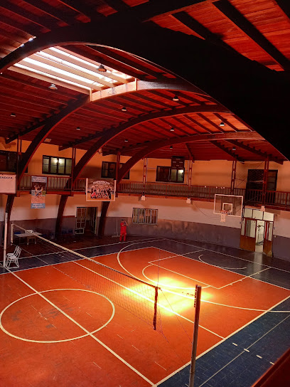 Centro deportivo Circulo De Oficiales De La PolicÍa De Mendoza